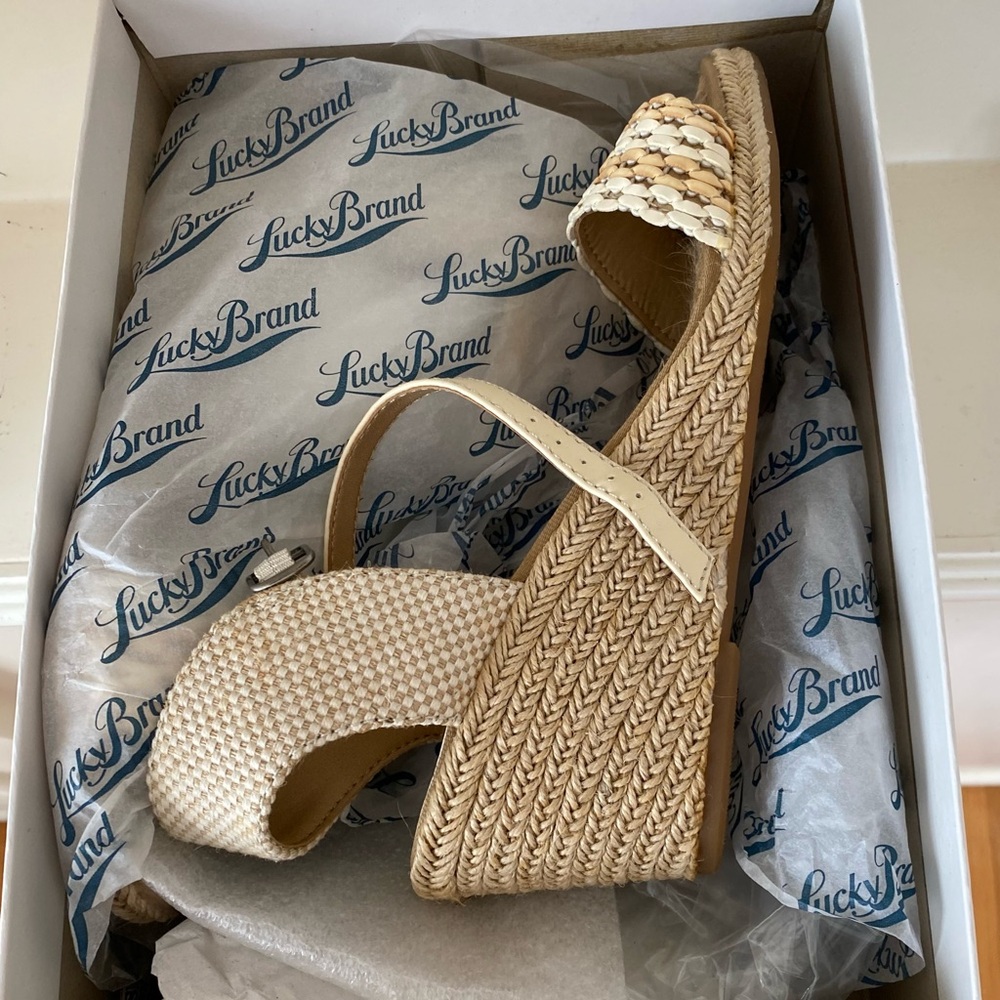 NEW Lucky Brand Kavelli Wedge Sandals